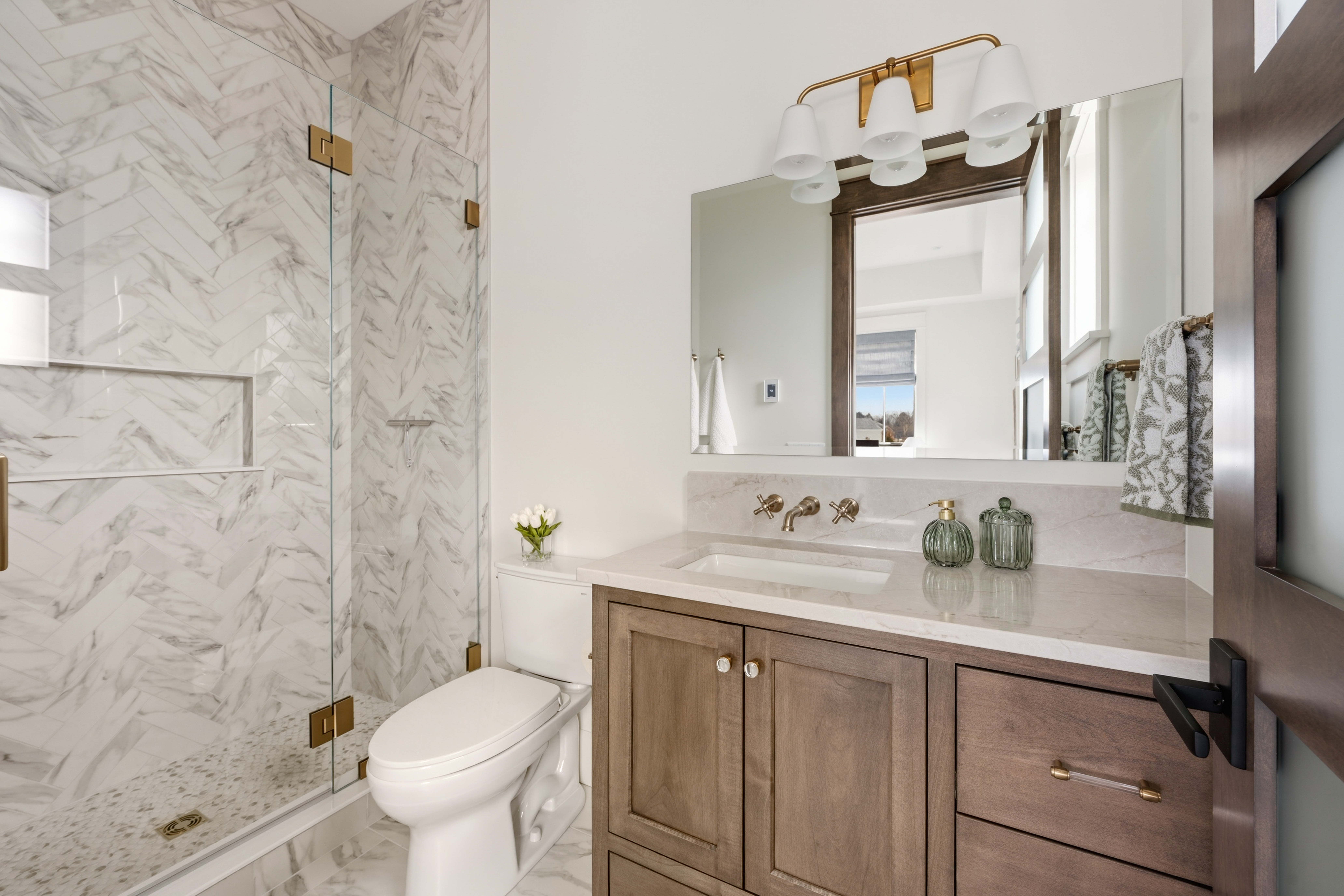 Fred Olivieri Custom Homes Bathroom inspiration Modern Cottage