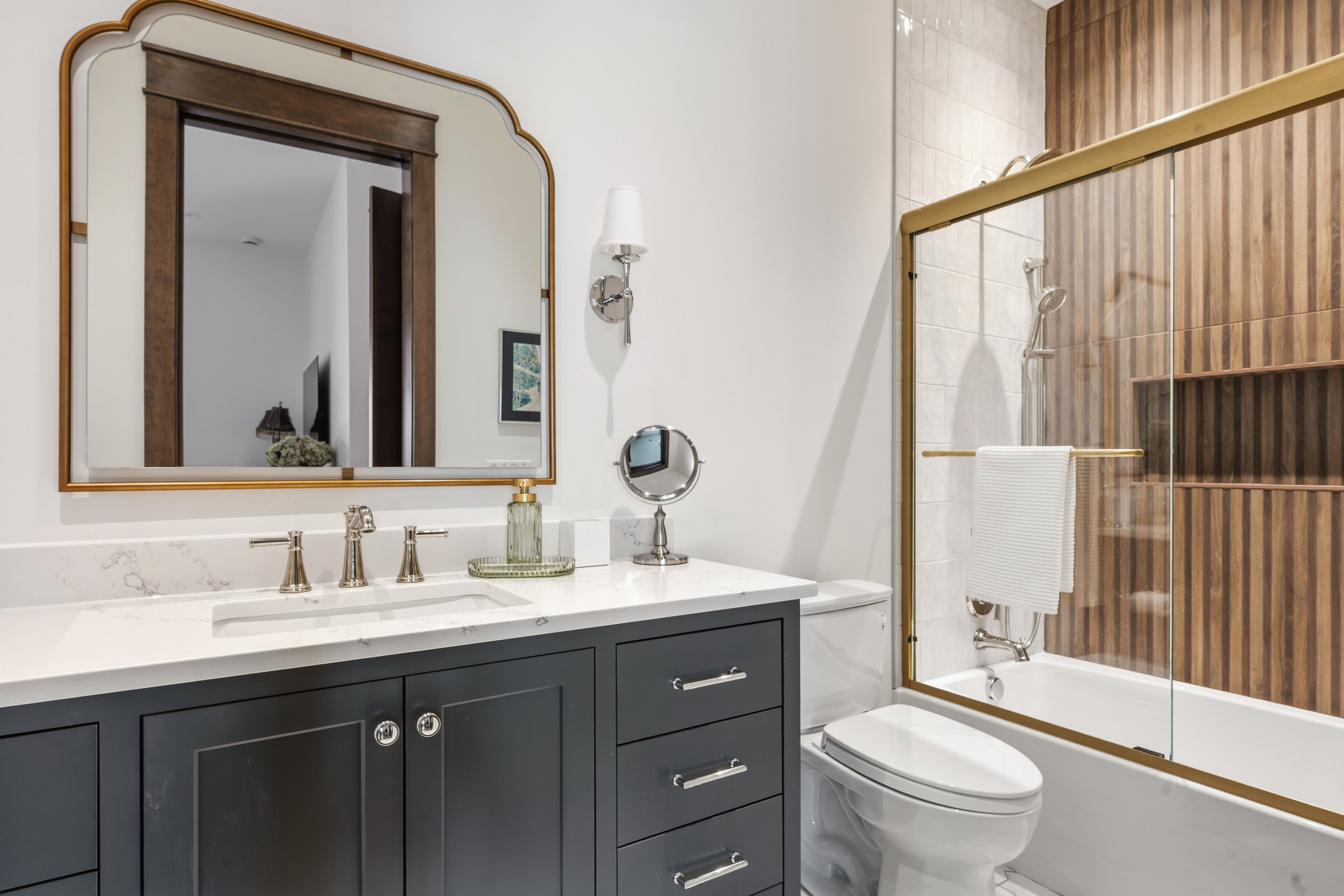 Fred Olivieri Custom Homes Secondary Bathroom inspiration Modern Cottage